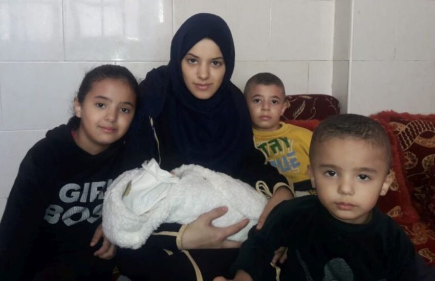 Perjuangan Ibu Muda Palestina Melahirkan Kembar Empat di Tengah Perang Gaza
